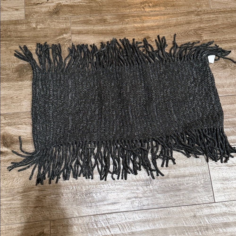 NWT Urban Outfitters Fringed Dark Grey Knit Scarf OneSize